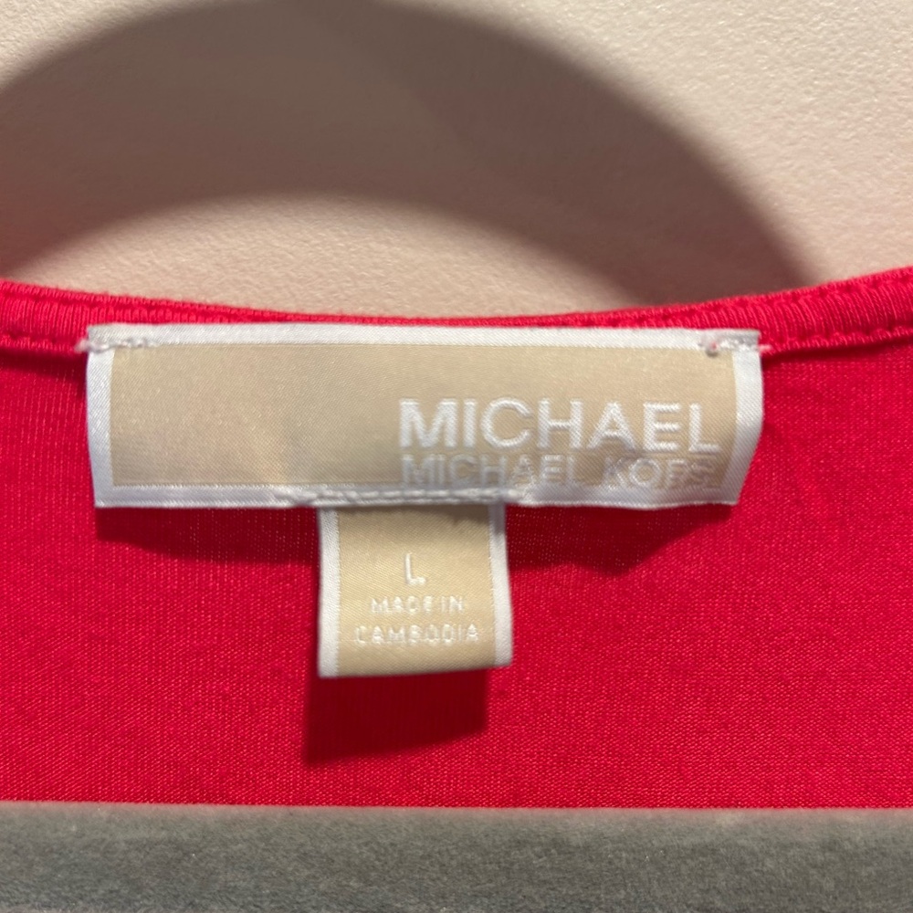 Michaels Vibrant Pink V-Neck Tank Top - Picture 3 of 6